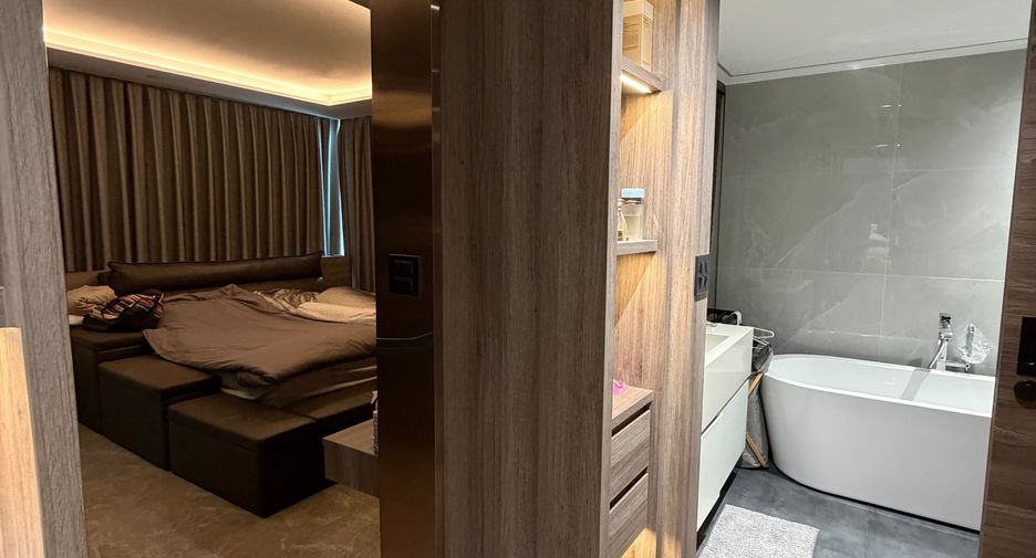 For sale 2 bedrooms condo in Phaya Thai, Bangkok