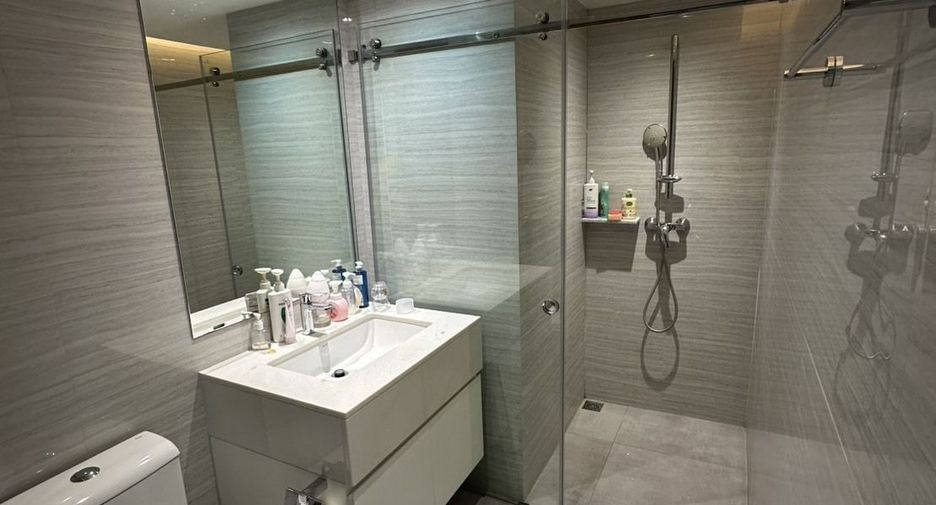 For sale 2 bedrooms condo in Phaya Thai, Bangkok