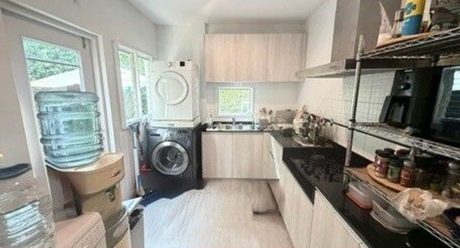 For rent 4 bedrooms house in Bang Phli, Samut Prakan