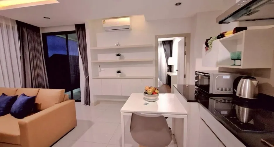 For rent 2 bedrooms condo in East Pattaya, Pattaya