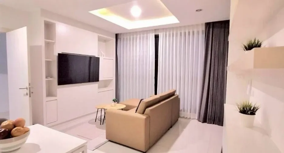 For rent 2 bedrooms condo in East Pattaya, Pattaya