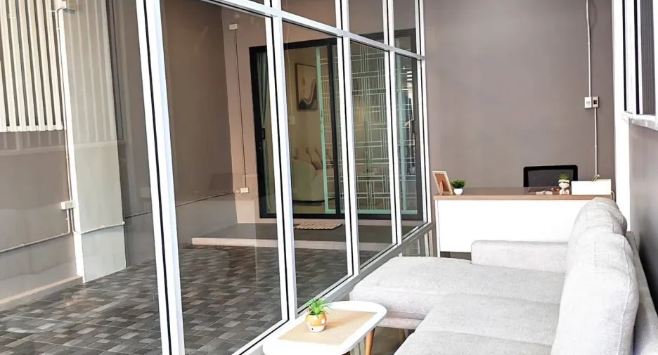 Casa adosada en venta de 3 habitaciones en East Pattaya, Pattaya