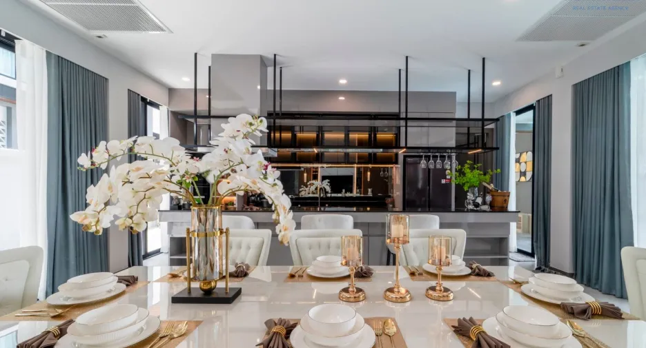 For sale 5 bedrooms house in East Pattaya, Pattaya