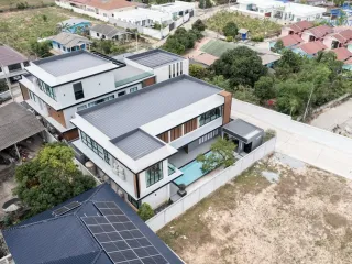 Haus zum Kauf mit 5 Zimmer in Bang Lamung, Chonburi