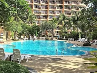 For sale 2 ベッドルーム condo in Bang Lamung, Chonburi