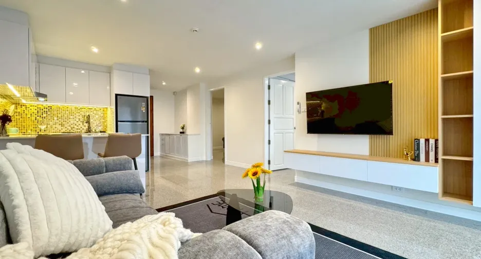 For sale 2 bedrooms condo in South Pattaya, Pattaya