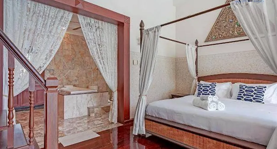 For sale 6 bedrooms villa in East Pattaya, Pattaya