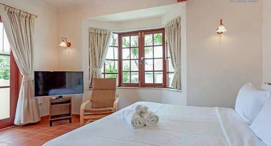 For sale 6 bedrooms villa in East Pattaya, Pattaya