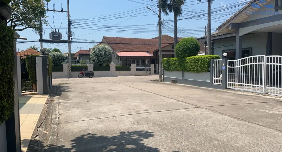 For sale 3 bedrooms house in East Pattaya, Pattaya