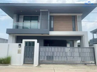 Casa en alquiler de 3 habitaciones en Bang Lamung, Chonburi