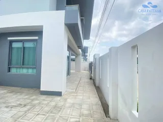 Casa en alquiler de 3 habitaciones en Bang Lamung, Chonburi
