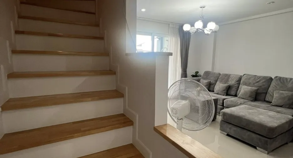 For sale 3 bedrooms townhouse in East Pattaya, Pattaya