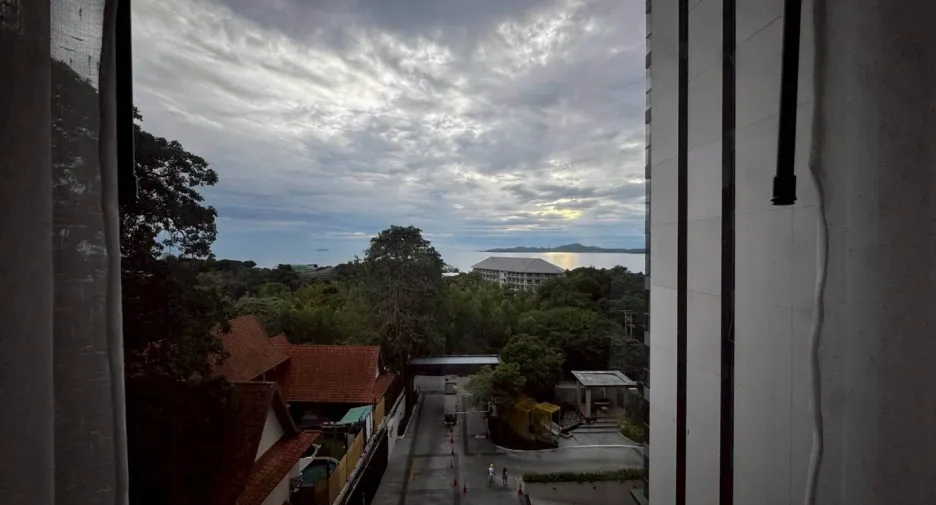 For sale 2 bedrooms condo in Pratumnak, Pattaya