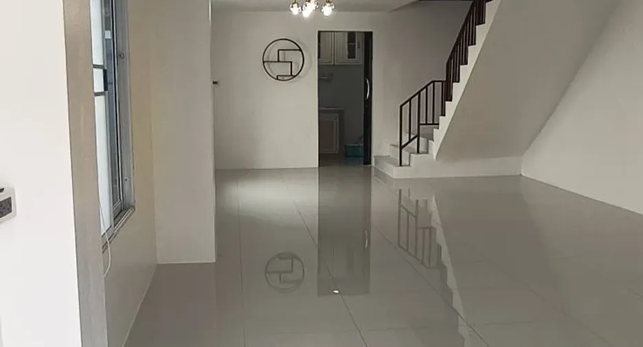 For sale 2 bedrooms townhouse in East Pattaya, Pattaya