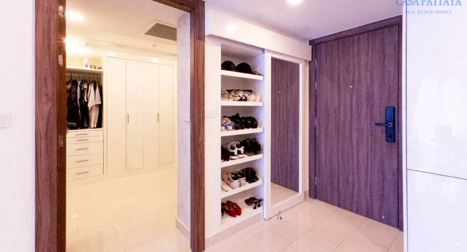 For sale 2 bedrooms condo in South Pattaya, Pattaya