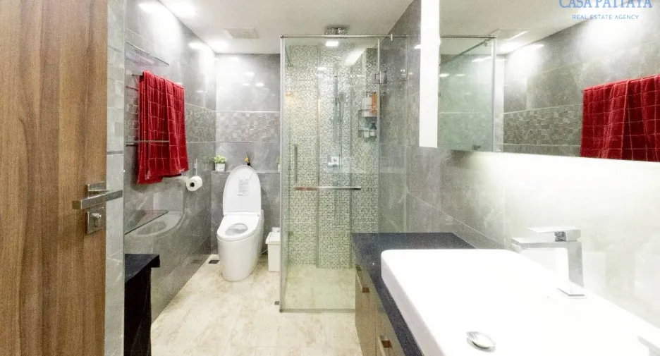 For sale 2 bedrooms condo in South Pattaya, Pattaya