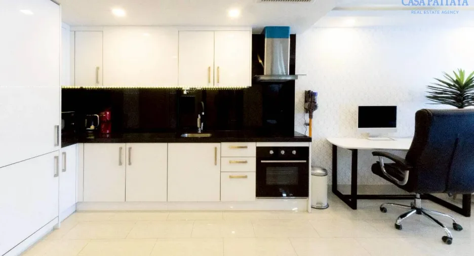 For sale 2 bedrooms condo in South Pattaya, Pattaya