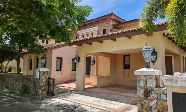 For sale 3 ベッドルーム house in Sattahip, Chonburi