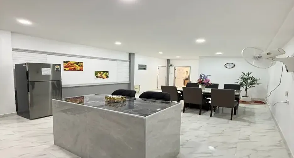 For sale 4 bedrooms house in East Pattaya, Pattaya