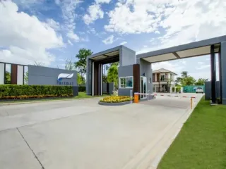 Casa en alquiler de 3 habitaciones en Bang Lamung, Chonburi