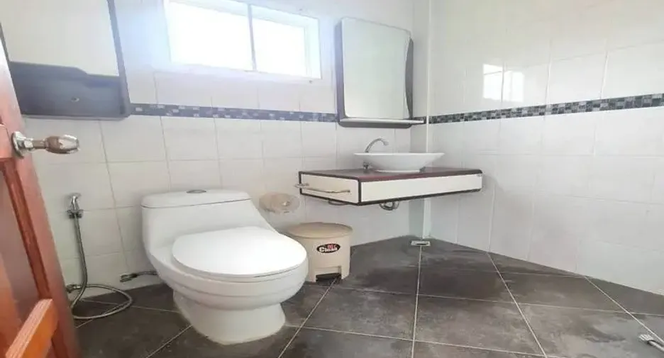 For sale 8 bedrooms apartment in Sattahip, Chonburi