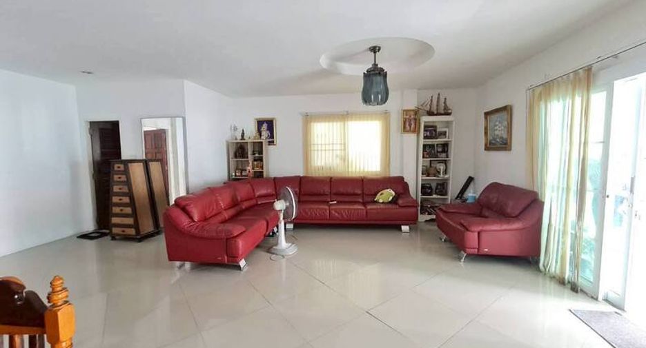 For sale 8 bedrooms apartment in Sattahip, Chonburi