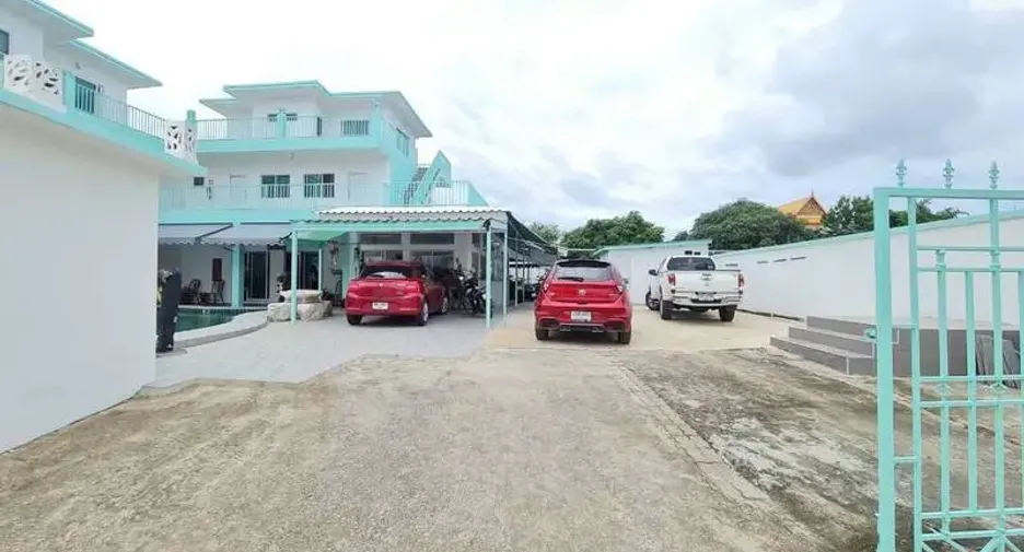 For sale 8 bedrooms apartment in Sattahip, Chonburi