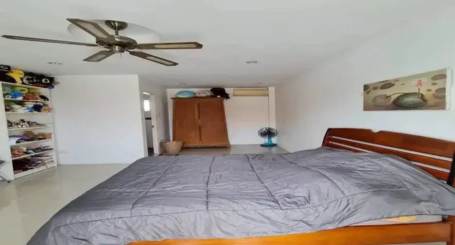 For sale 8 bedrooms apartment in Sattahip, Chonburi