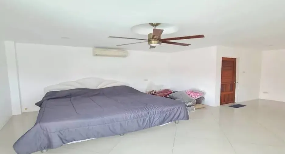 For sale 8 bedrooms apartment in Sattahip, Chonburi