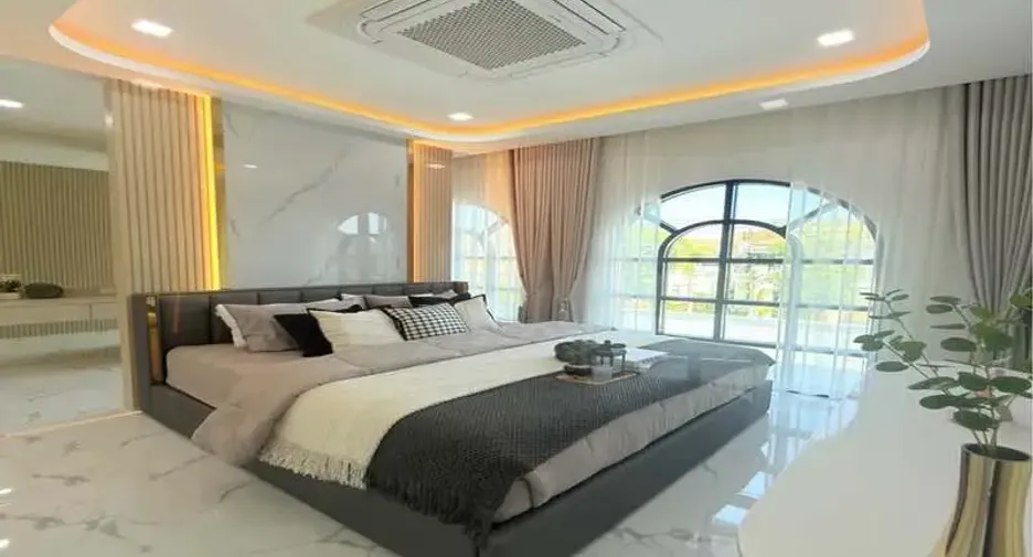 For sale 5 bedrooms villa in Jomtien, Pattaya