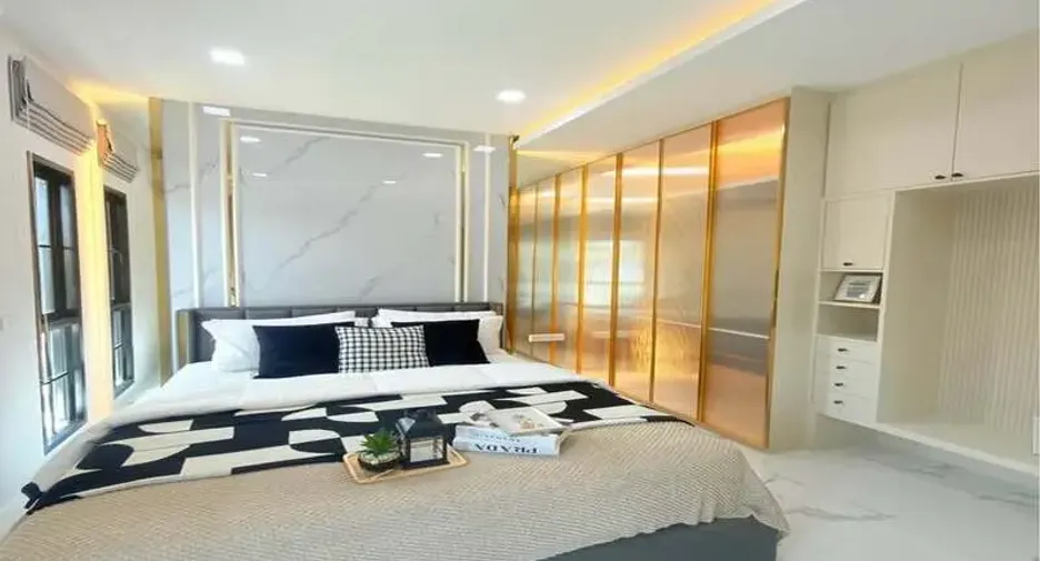 For sale 5 bedrooms villa in Jomtien, Pattaya
