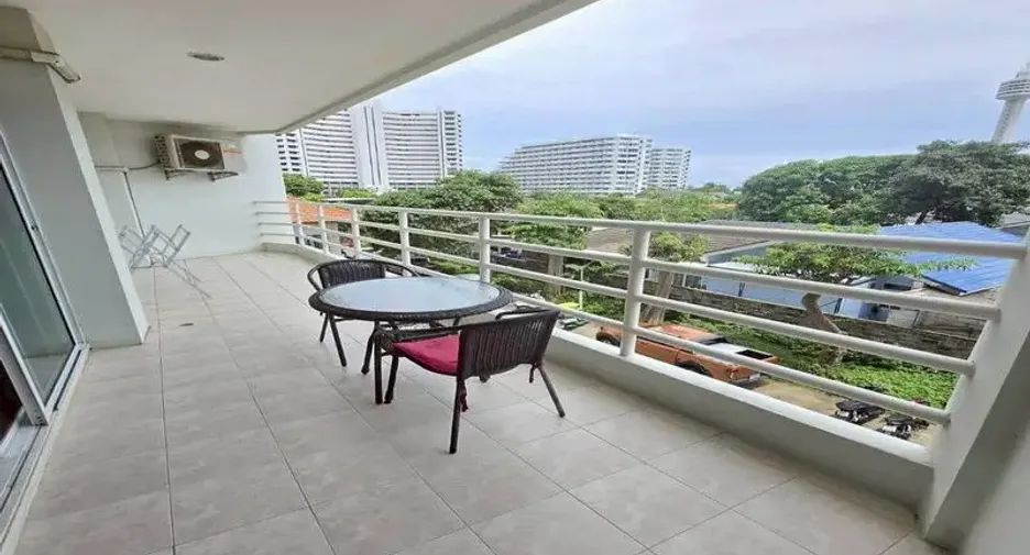 For sale studio condo in Pratumnak, Pattaya