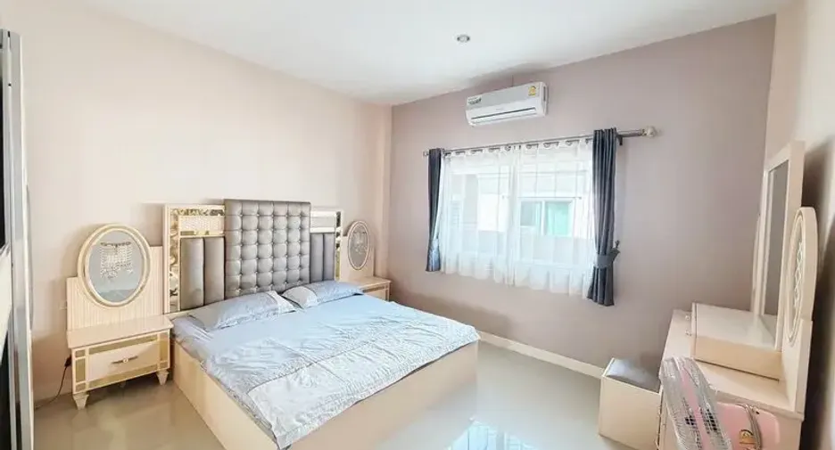 For sale 3 bedrooms house in East Pattaya, Pattaya