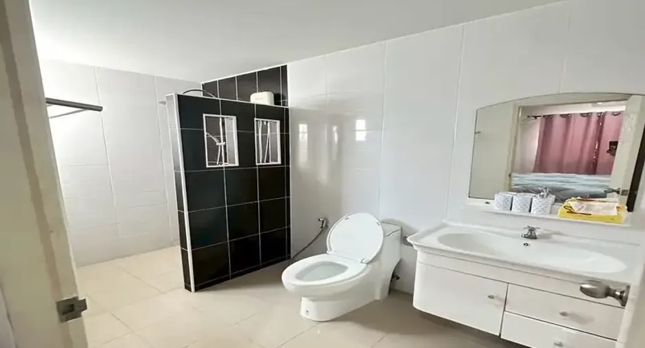 For sale 3 bedrooms house in East Pattaya, Pattaya
