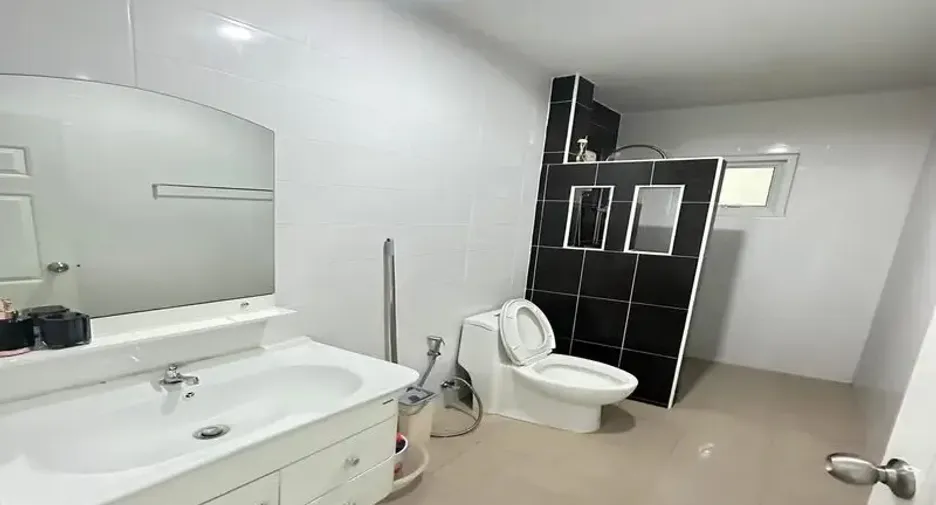 For sale 3 bedrooms house in East Pattaya, Pattaya