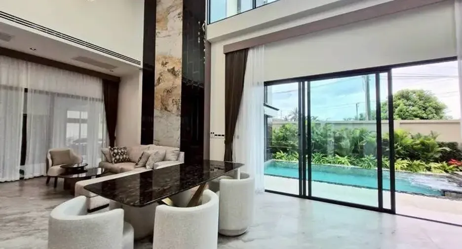 À vendre 4 chambres villa à East Pattaya, Pattaya
