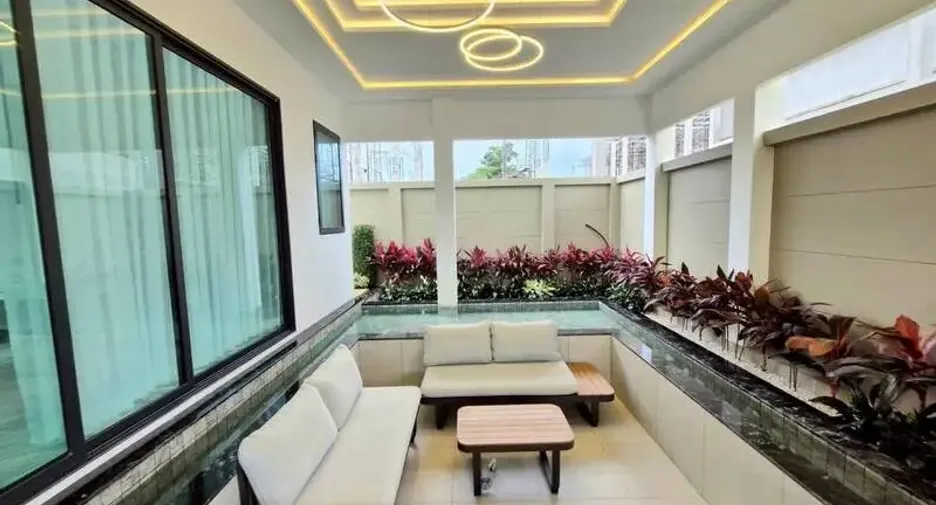 À vendre 4 chambres villa à East Pattaya, Pattaya