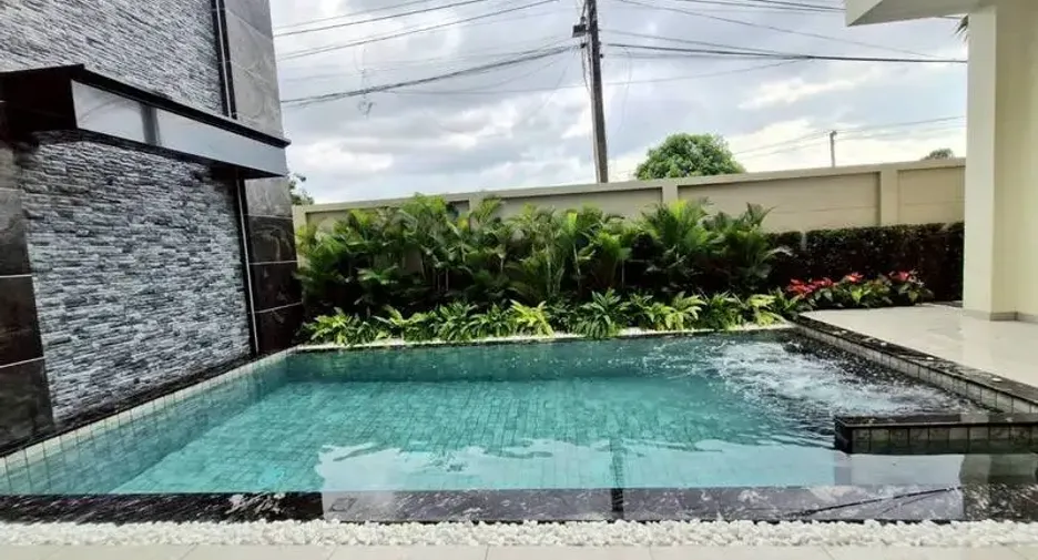 À vendre 4 chambres villa à East Pattaya, Pattaya