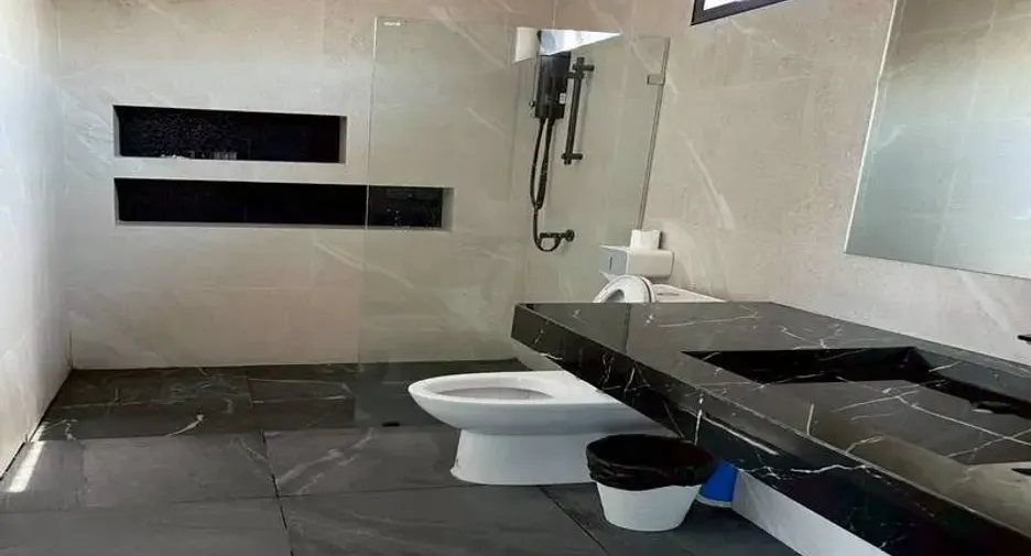 For sale 4 bedrooms villa in East Pattaya, Pattaya