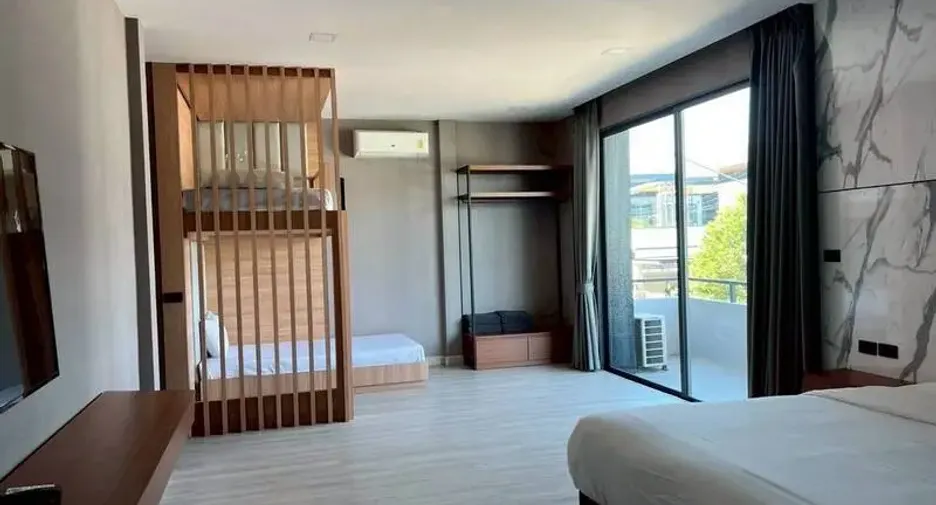 For sale 4 bedrooms villa in East Pattaya, Pattaya
