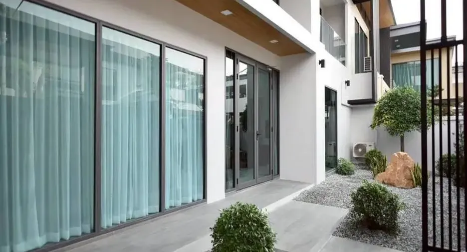 For sale 6 bedrooms villa in East Pattaya, Pattaya