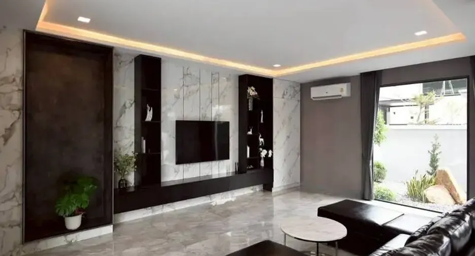 For sale 6 bedrooms villa in East Pattaya, Pattaya