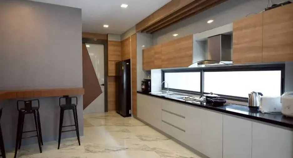 For sale 6 bedrooms villa in East Pattaya, Pattaya