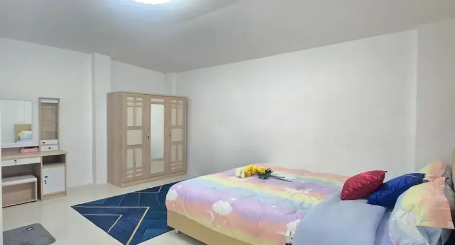 For sale 3 bedrooms townhouse in East Pattaya, Pattaya