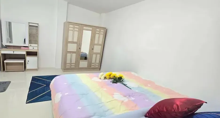 For sale 3 bedrooms townhouse in East Pattaya, Pattaya