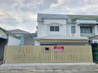 For sale 3 bedrooms townhouse in Bang Lamung, Chonburi
