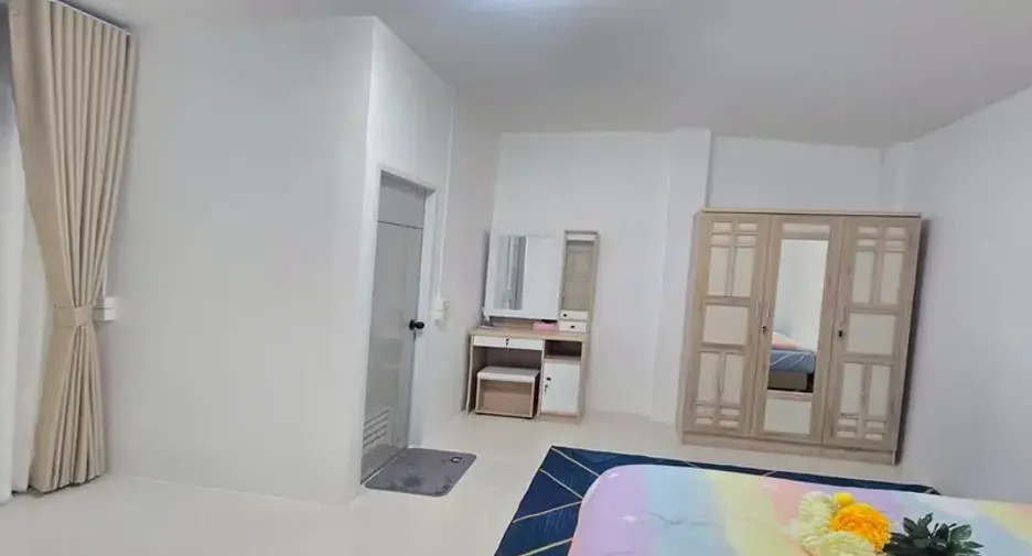 For sale 3 bedrooms townhouse in East Pattaya, Pattaya
