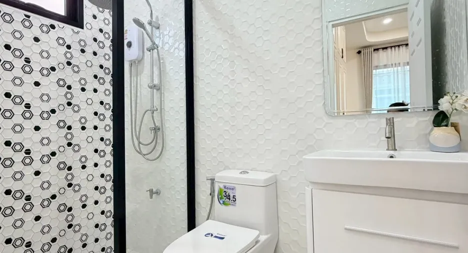 For sale 3 bedrooms house in East Pattaya, Pattaya