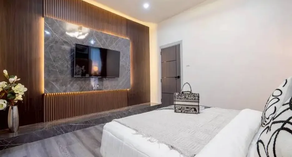 For sale 4 bedrooms villa in East Pattaya, Pattaya