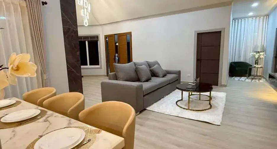 For sale 4 bedrooms villa in East Pattaya, Pattaya